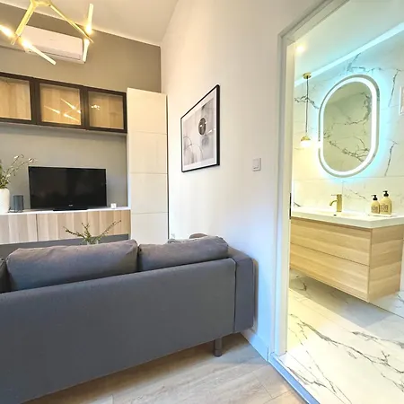 Apartment Buda Retreat - Modern 2br Budapest
