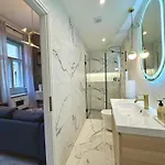 Buda Retreat - Modern 2br Lägenhet