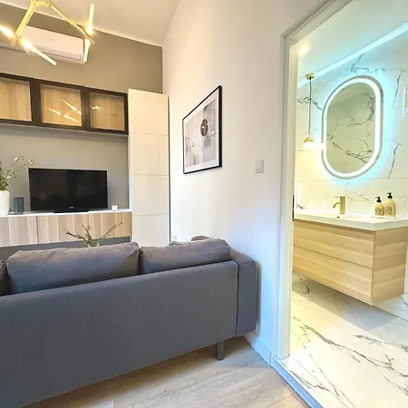 Apartment Buda Retreat - Modern 2br Budapest